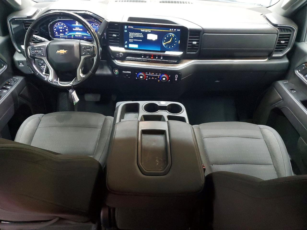 2025 CHEVROLET SILVERADO K2500 HEAVY DUTY LT — Фото 8 из 13