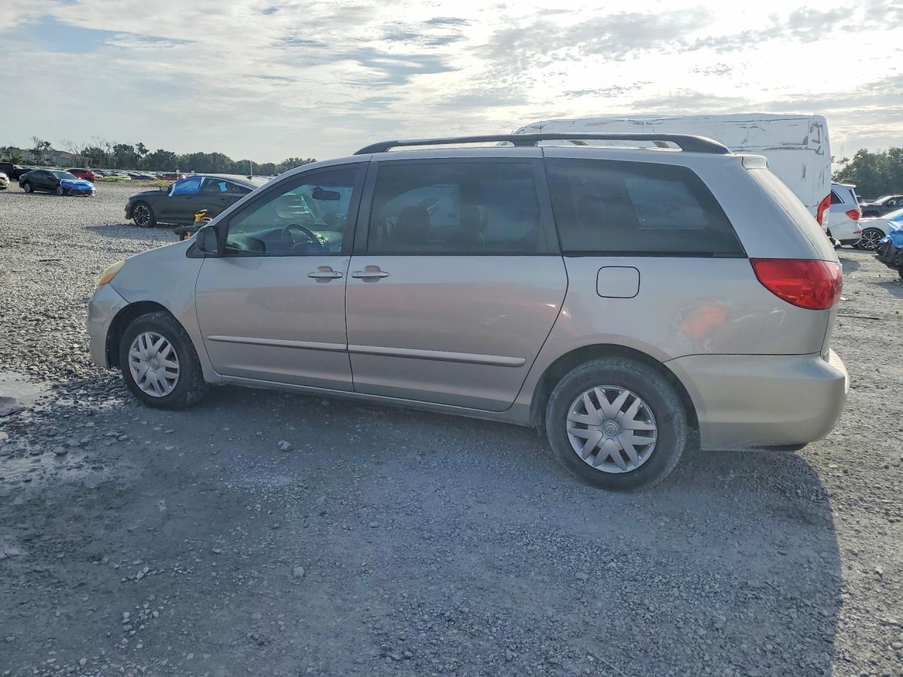 2006 TOYOTA SIENNA CE 7 PASSENGER — Фото 2 из 13