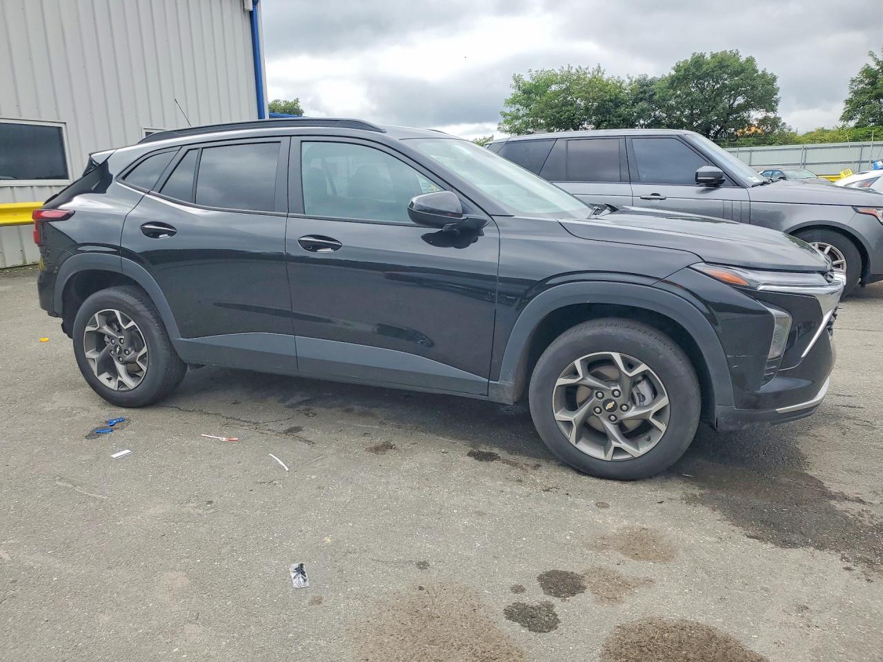 2025 CHEVROLET TRAX 1LT — Фото 4 из 13