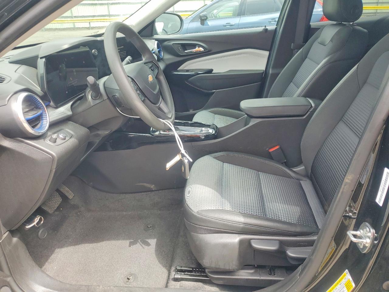 2025 CHEVROLET TRAX 1LT — Фото 7 из 13