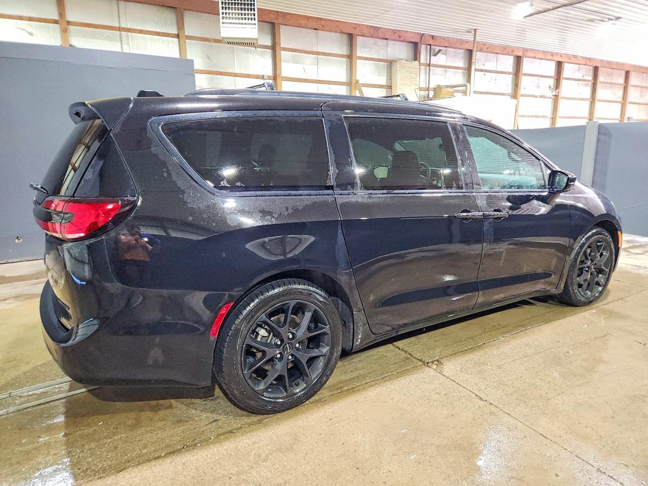 2025 CHRYSLER PACIFICA LIMITED — Фото 3 из 13