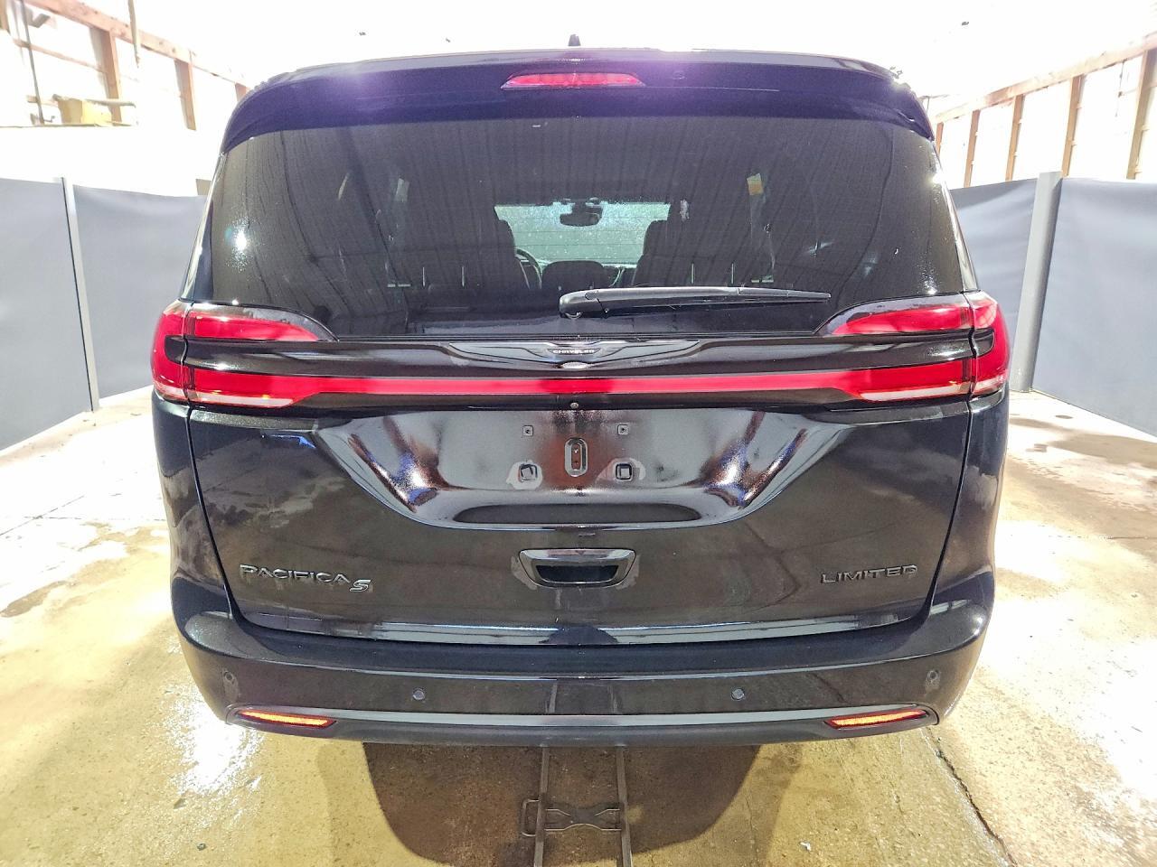 2025 CHRYSLER PACIFICA LIMITED — Фото 6 из 13