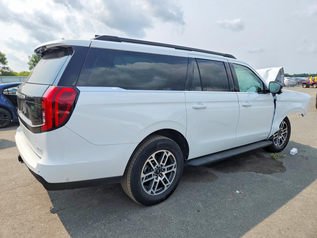 2025 FORD EXPEDITION MAX ACTIVE — Фото 3 из 13