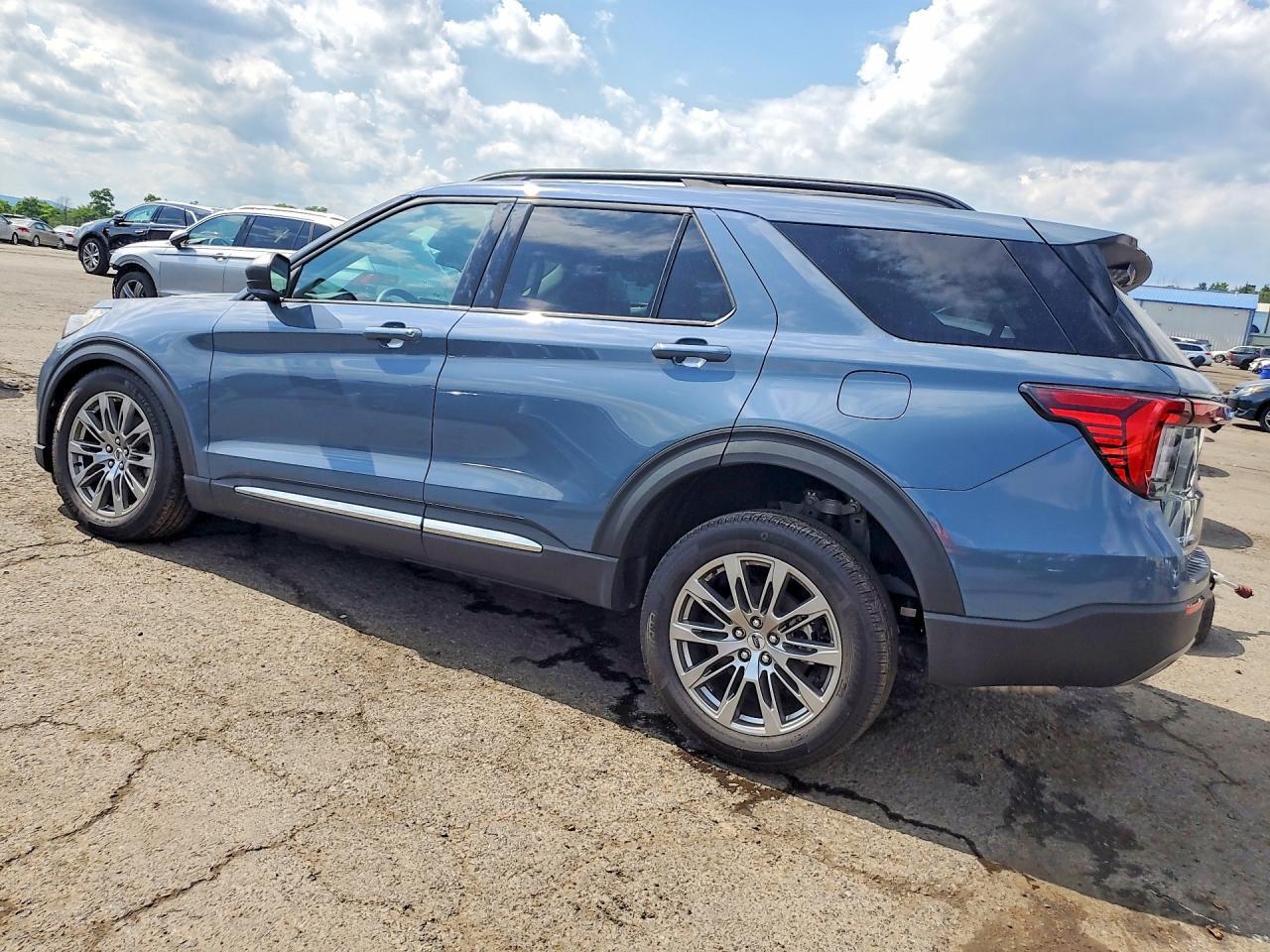 2025 FORD EXPLORER ACTIVE — Фото 2 из 14
