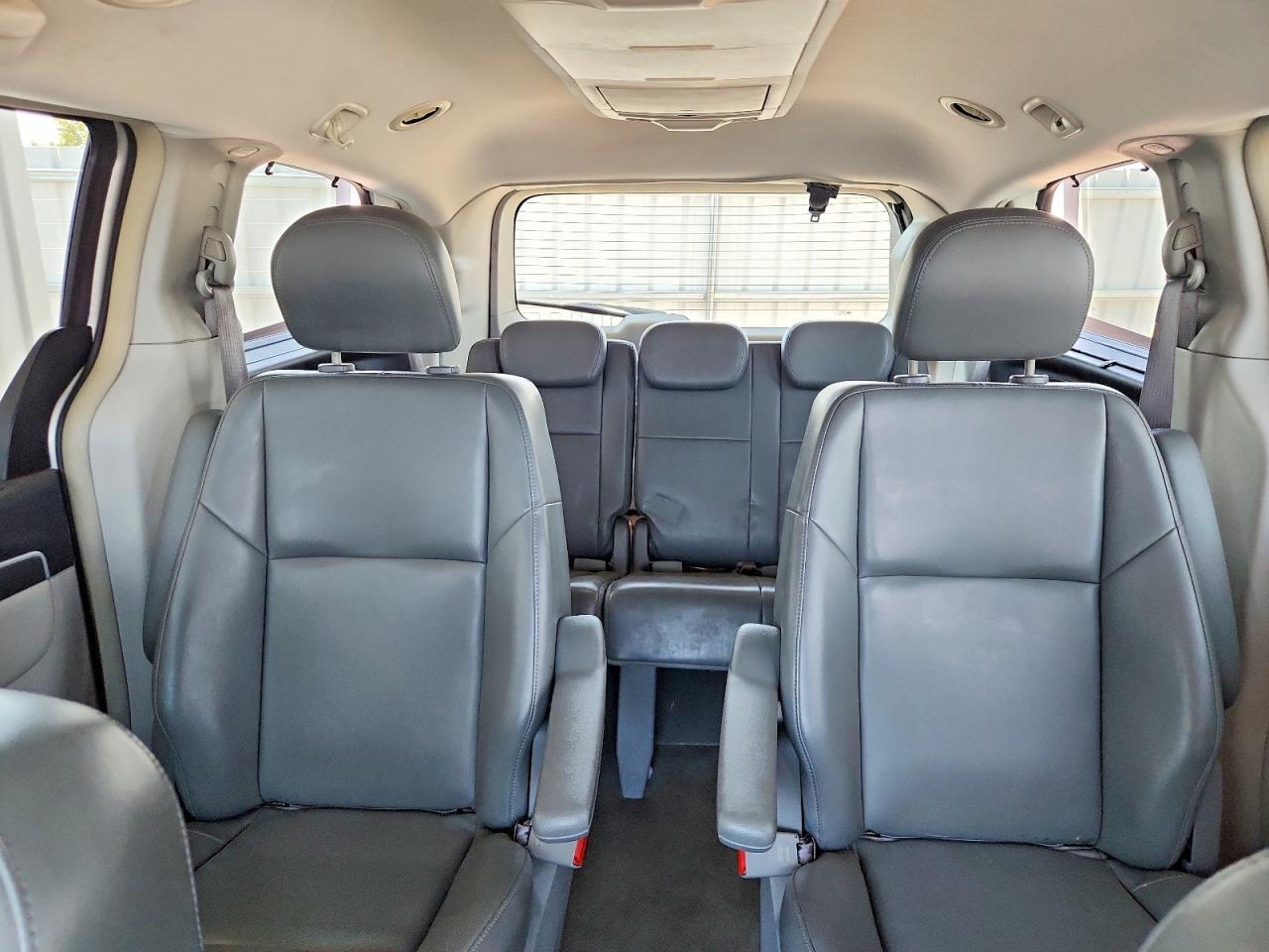 2V4RW3D17AR268194 2010 VOLKSWAGEN ROUTAN photo no. 10