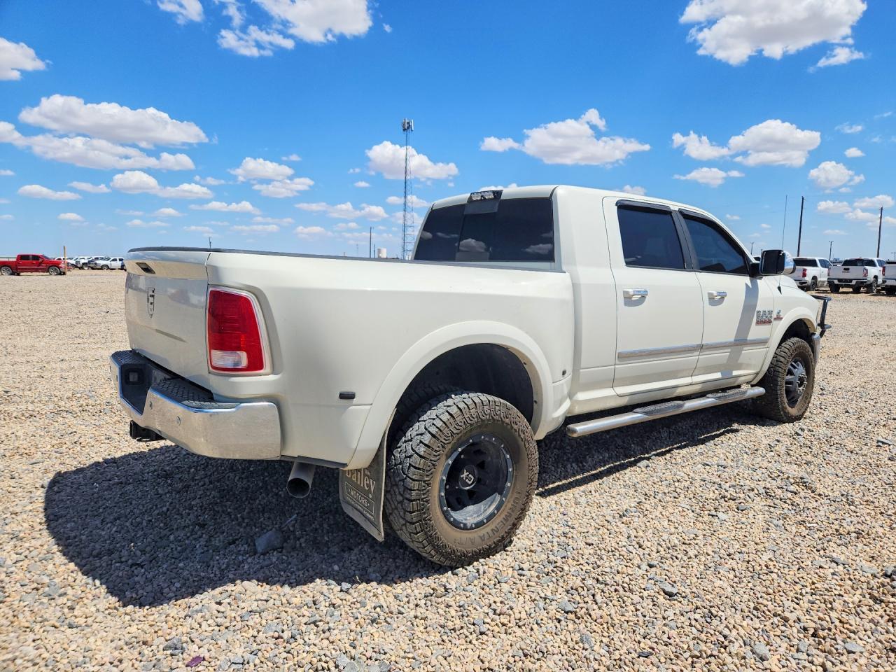 2016 RAM 3500 LARAMIE — Фото 3 из 13