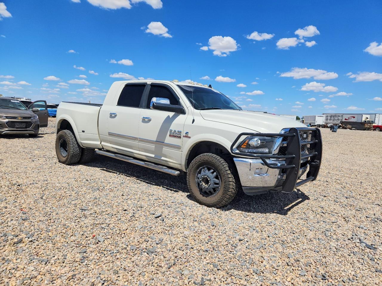 2016 RAM 3500 LARAMIE — Фото 4 из 13