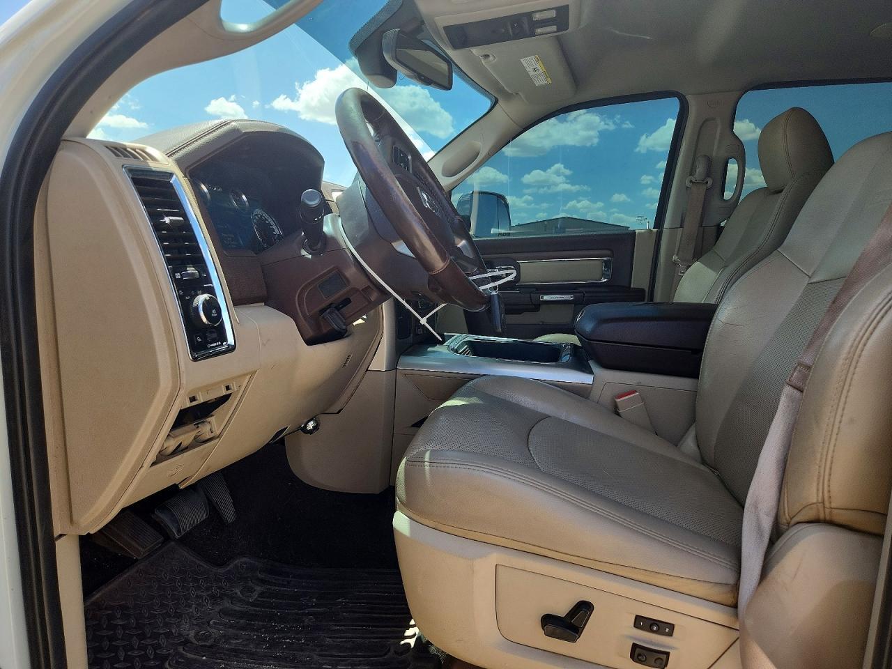 2016 RAM 3500 LARAMIE — Фото 7 из 13