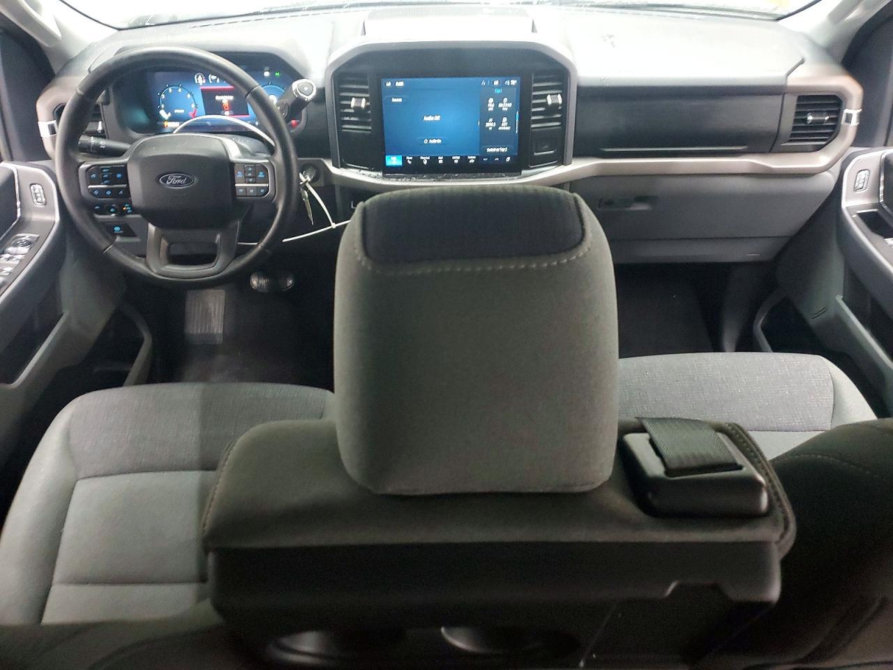 2025 FORD F150 XLT — Фото 8 из 13