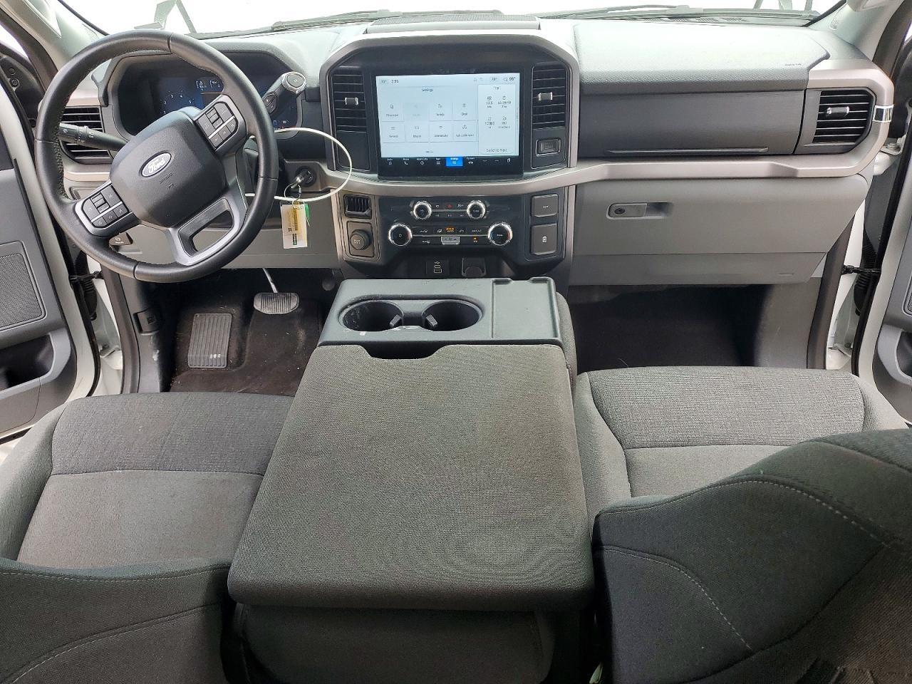 2025 FORD F150 XLT — Фото 8 из 12
