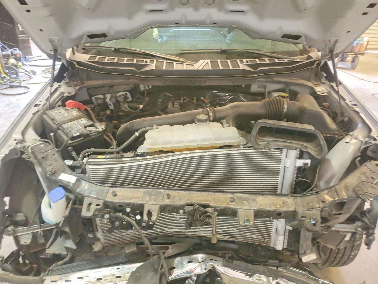 2025 FORD F150 XLT — Фото 11 из 13