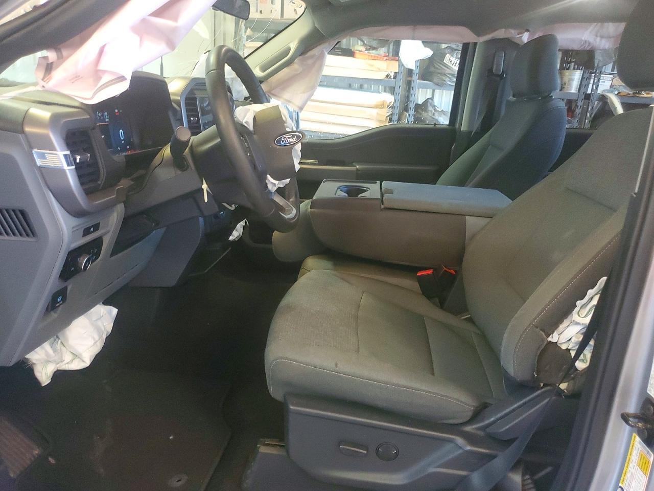 2025 FORD F150 XLT — Фото 7 из 13