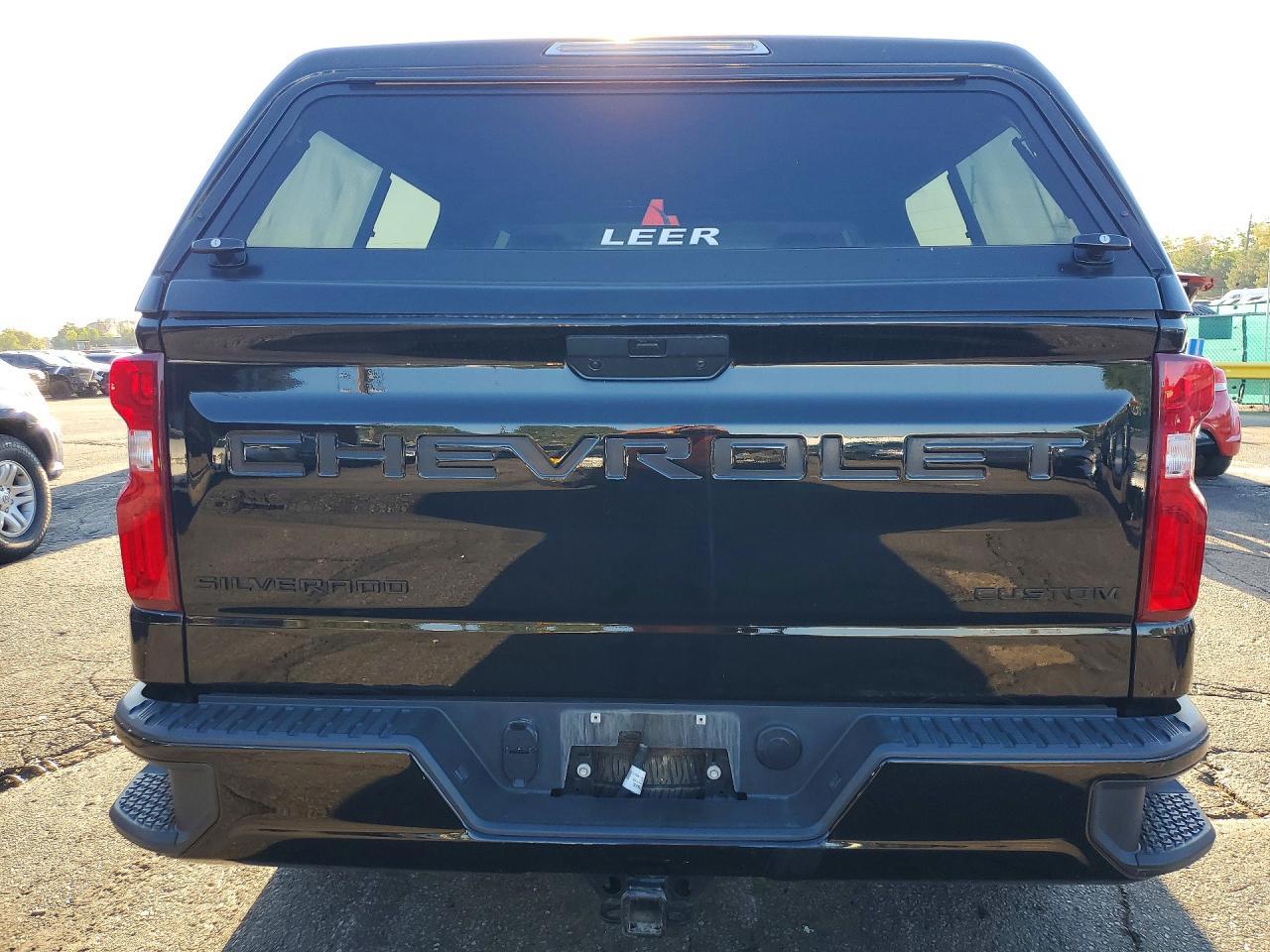 2021 CHEVROLET SILVERADO K1500 CUSTOM — Фото 6 из 12