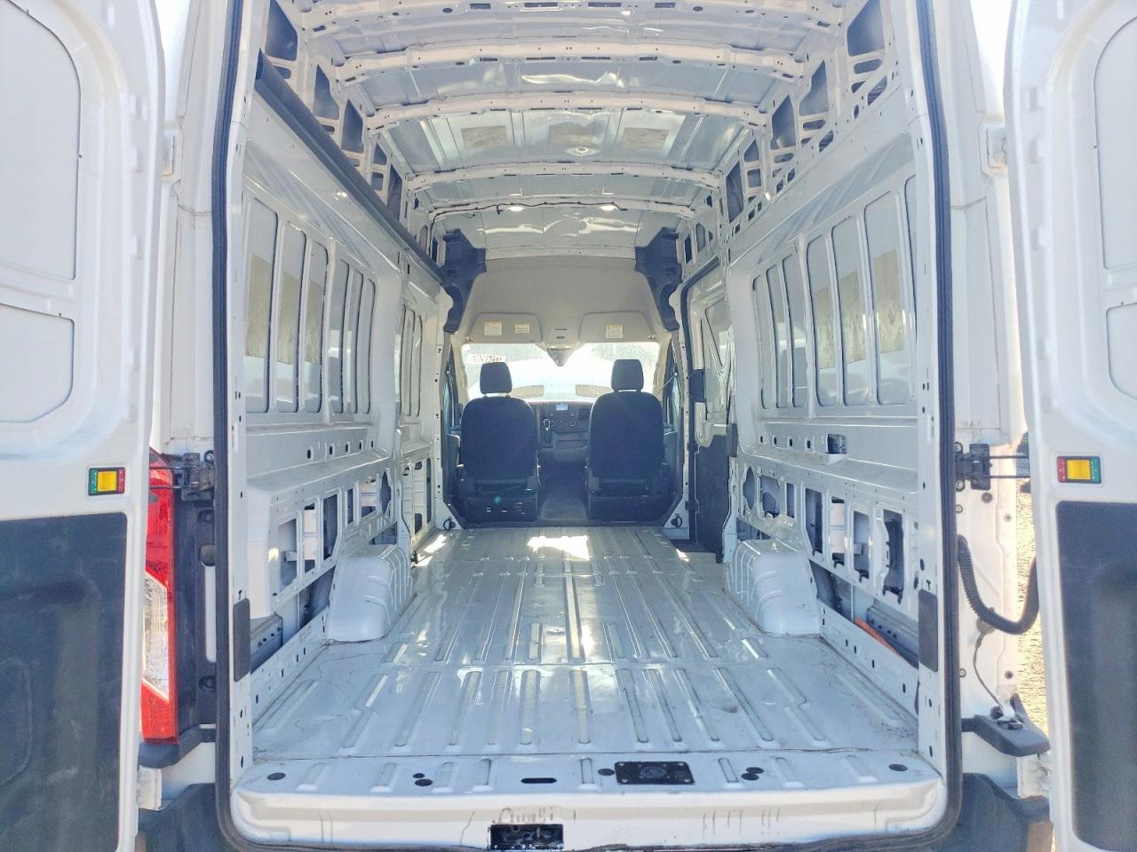 2025 FORD TRANSIT 250 DELIVERY VAN — Фото 10 из 14