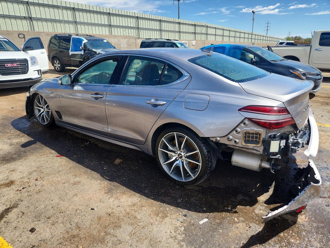 2025 GENESIS G70 2.5T STANDARD — Фото 2 из 13