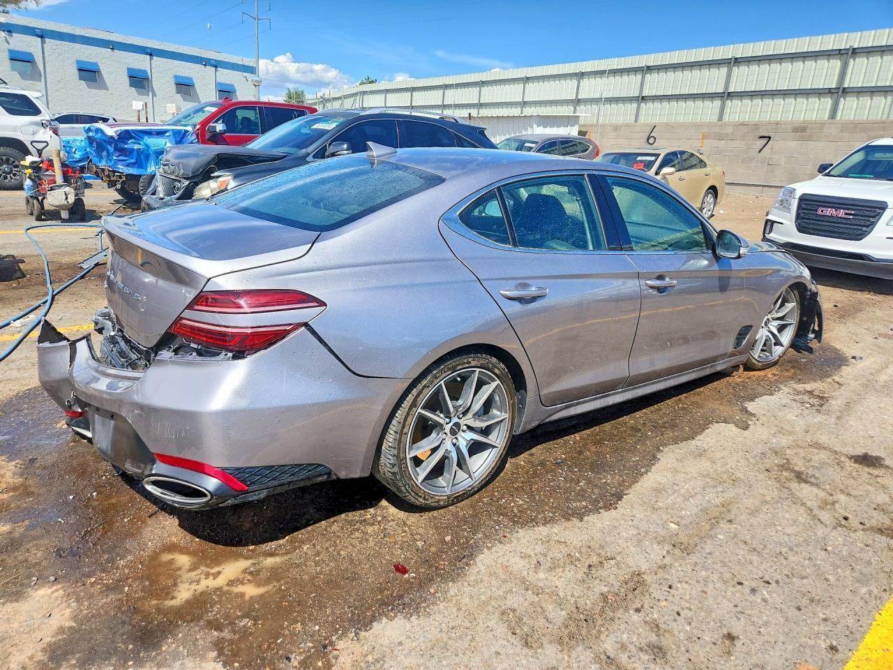 2025 GENESIS G70 2.5T STANDARD — Фото 3 из 13