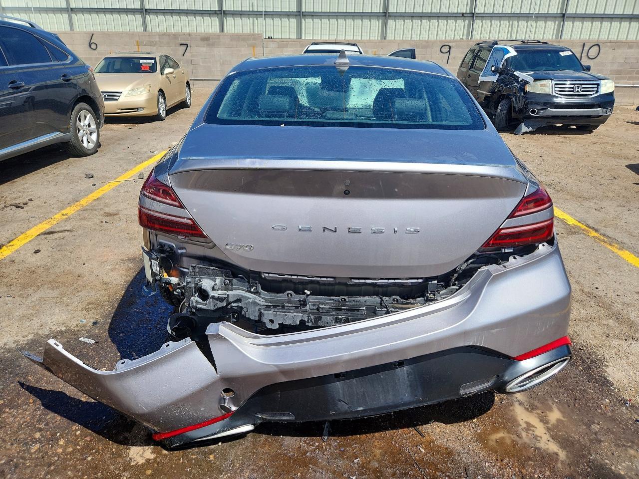 2025 GENESIS G70 2.5T STANDARD — Фото 6 из 13