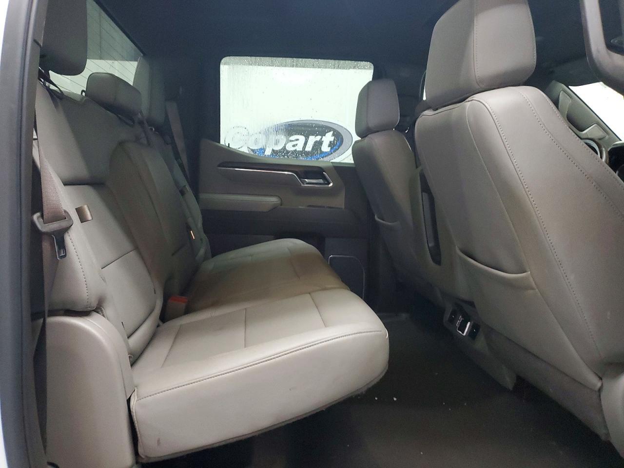 2025 GMC SIERRA C1500 SLT — Фото 10 из 12