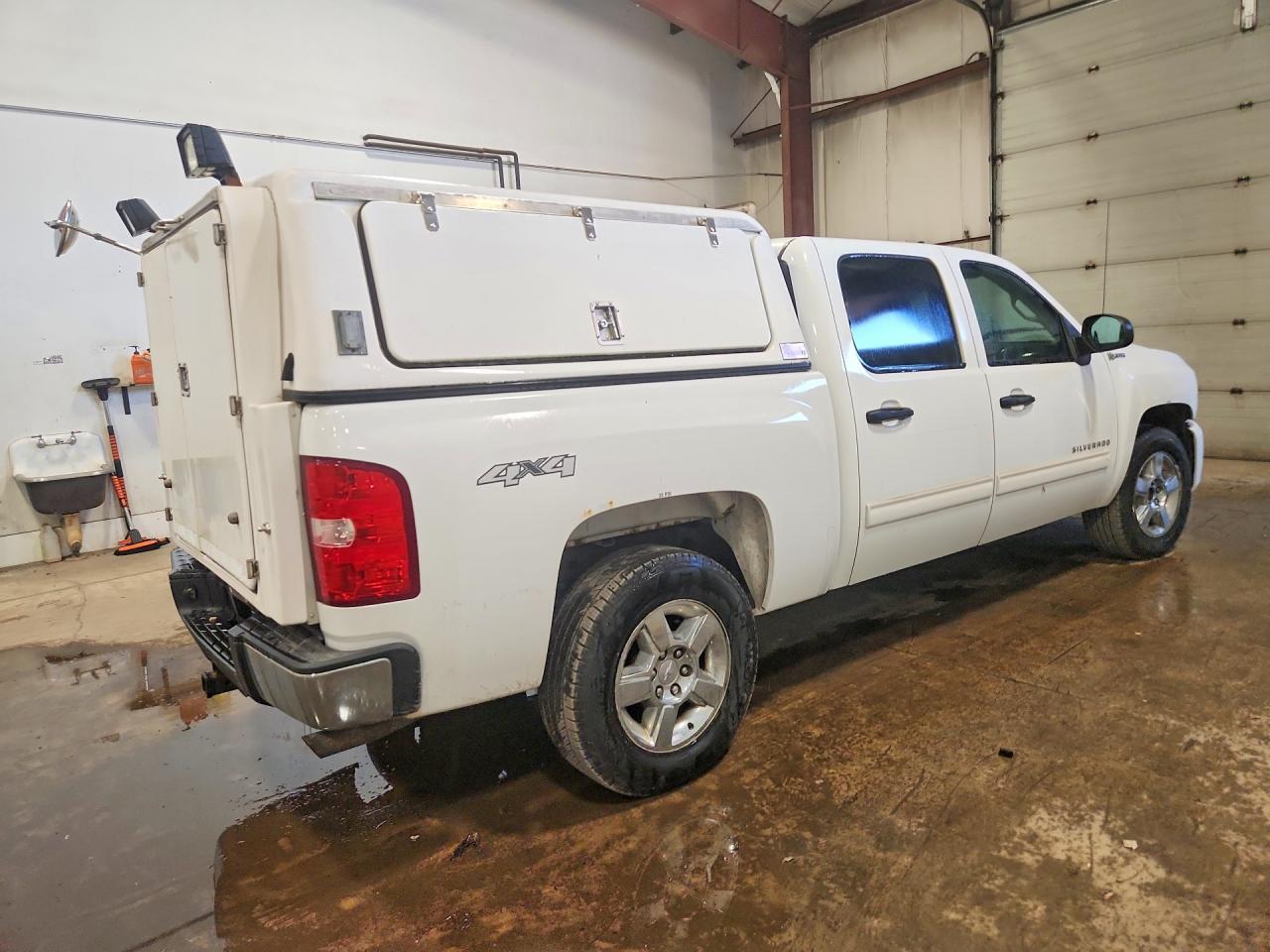 2011 CHEVROLET SILVERADO K1500 HYBRID — Фото 3 из 13