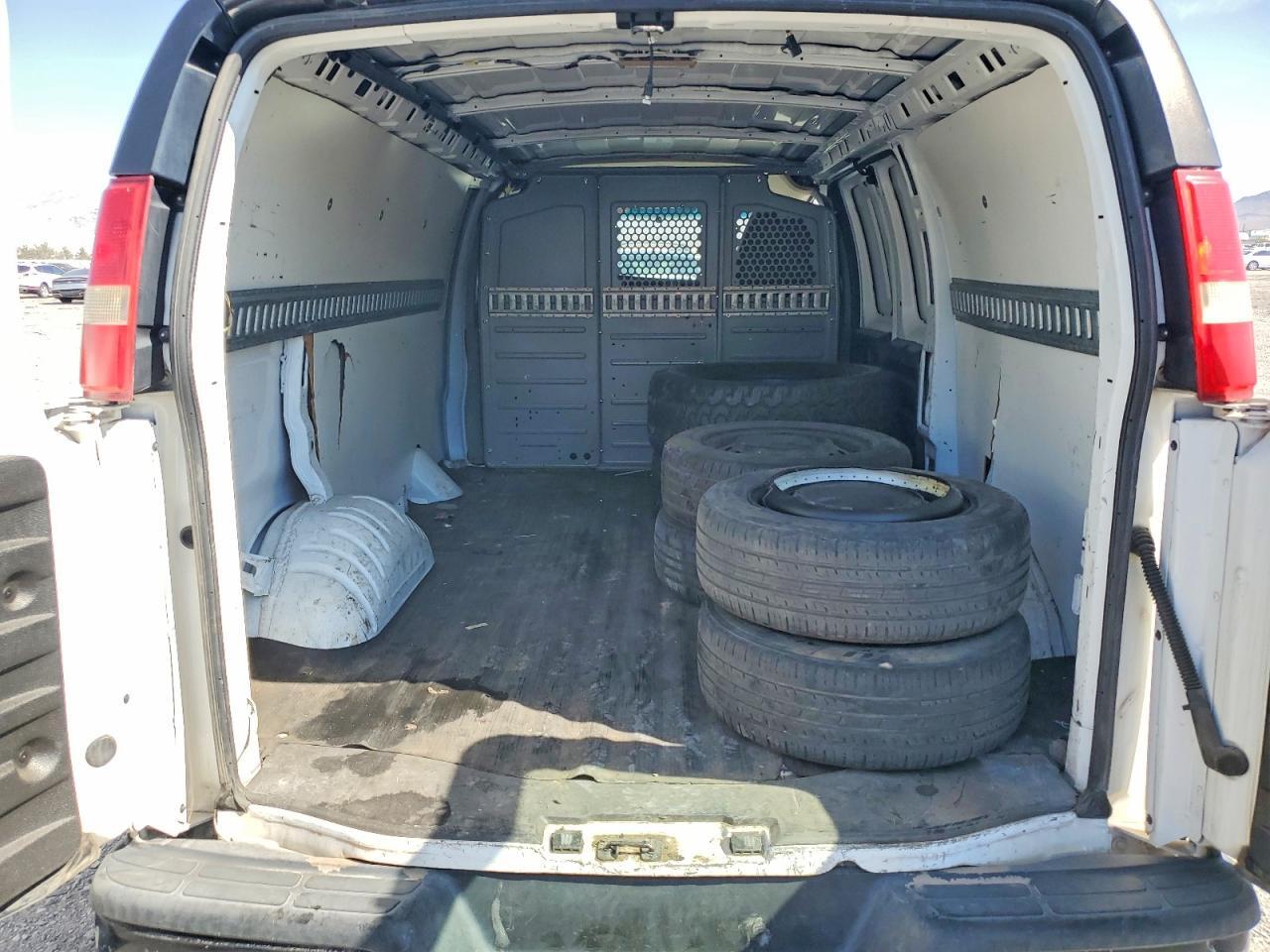 1GCSGAF40B1135061 2011 CHEVROLET EXPRESS G1500 photo no. 10