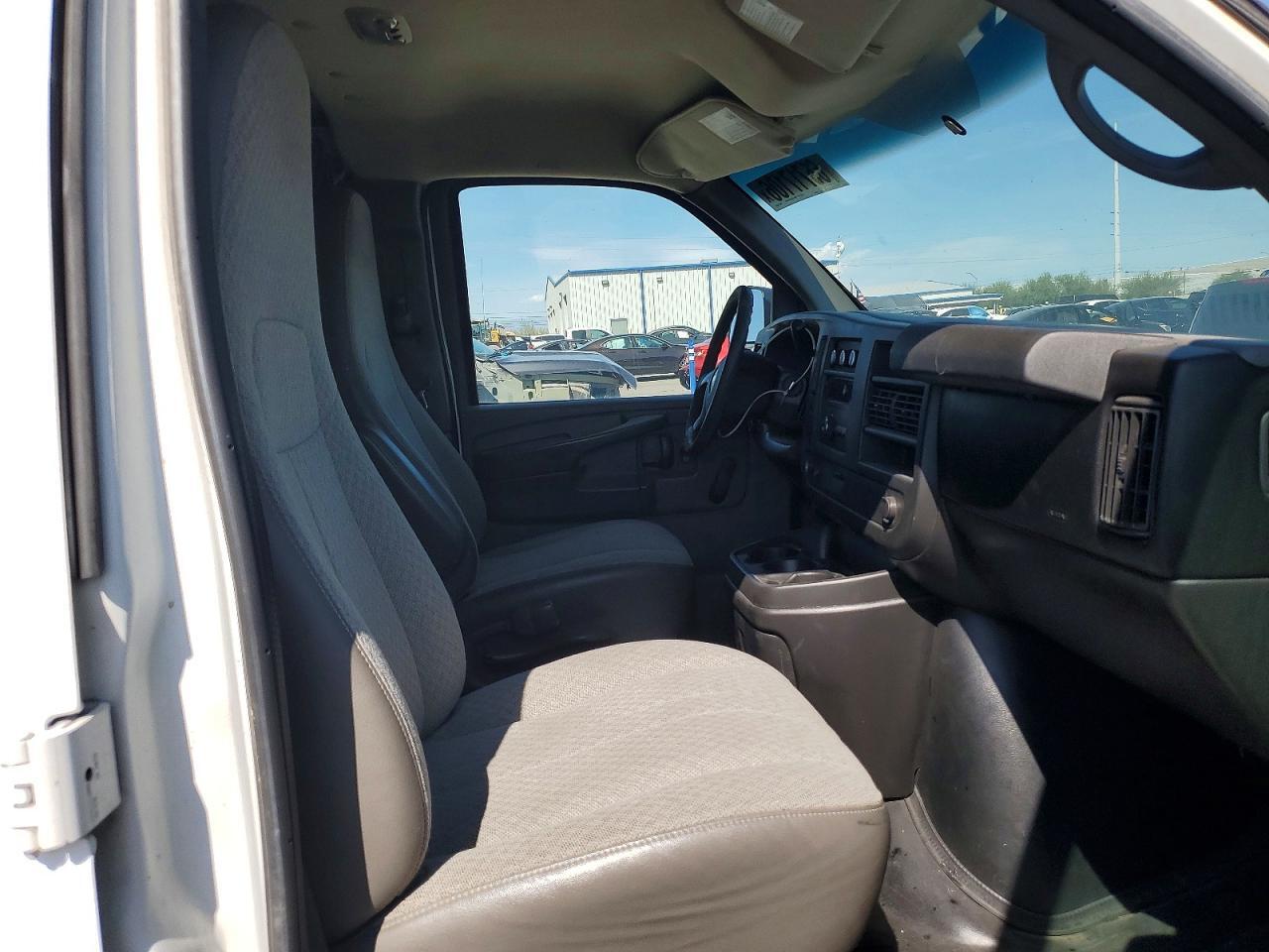 1GCSGAF40B1135061 2011 CHEVROLET EXPRESS G1500 photo no. 11