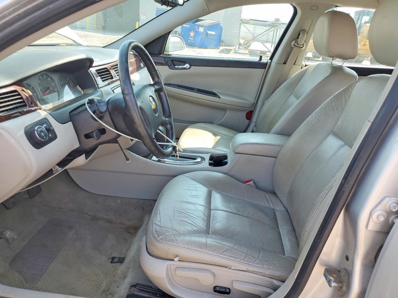 2011 CHEVROLET IMPALA LT — Фото 7 из 12