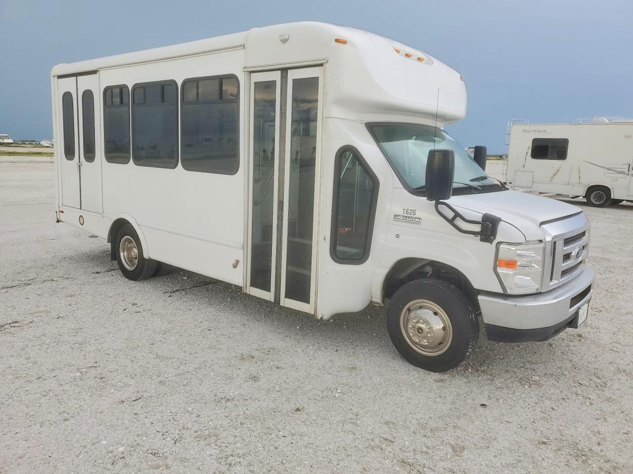 2021 FORD ECONOLINE E350 SUPER DUTY CUTAWAY VAN — Фото 4 из 13