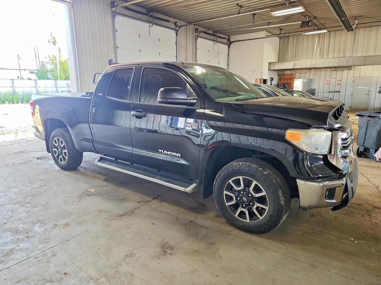 2016 TOYOTA TUNDRA SR5 — Фото 4 из 12