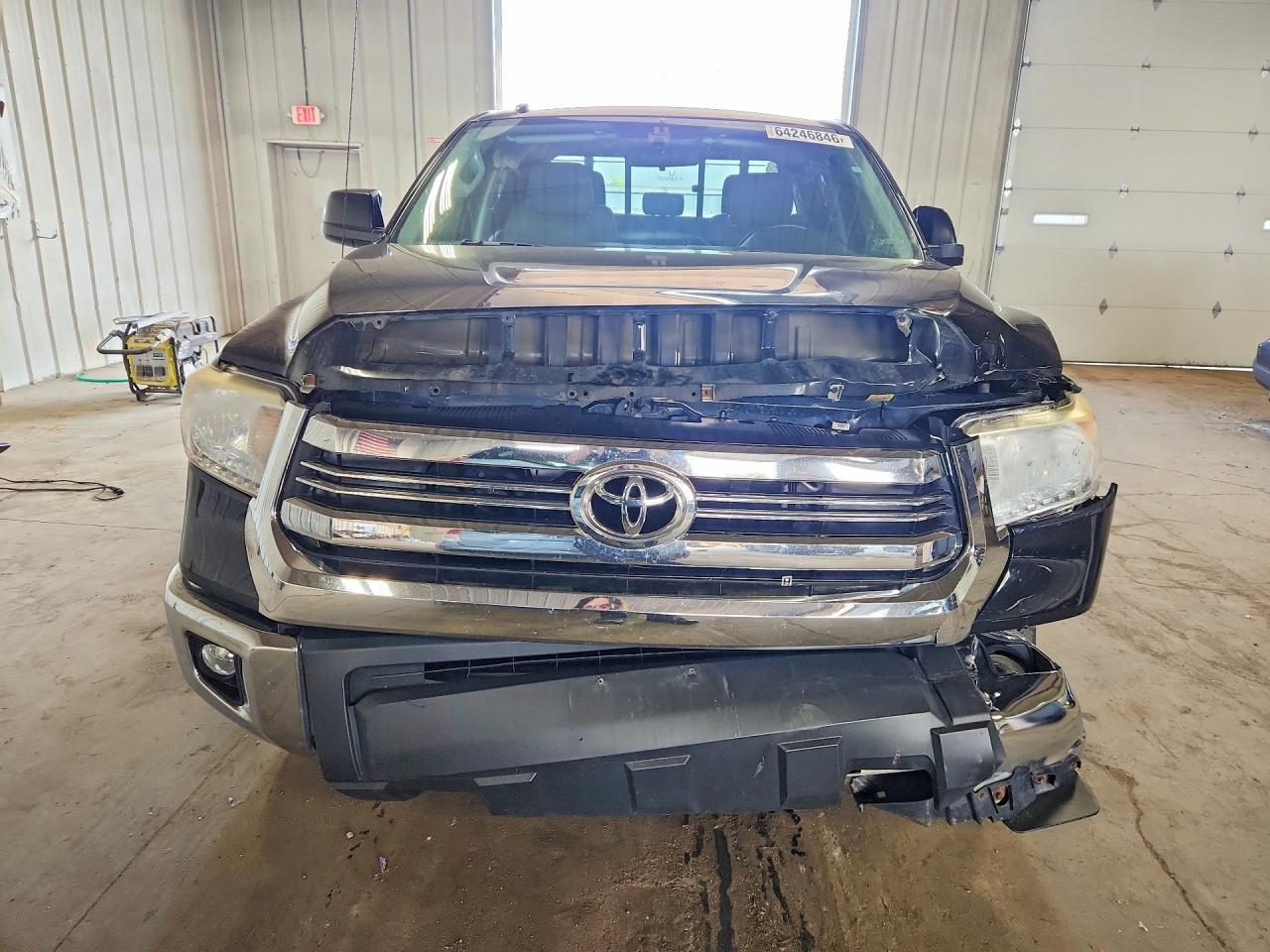 2016 TOYOTA TUNDRA SR5 — Фото 5 из 12