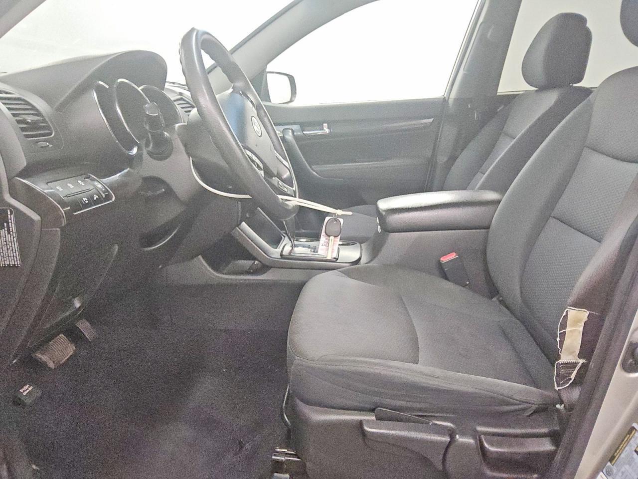 2013 KIA SORENTO LX — Фото 7 из 12