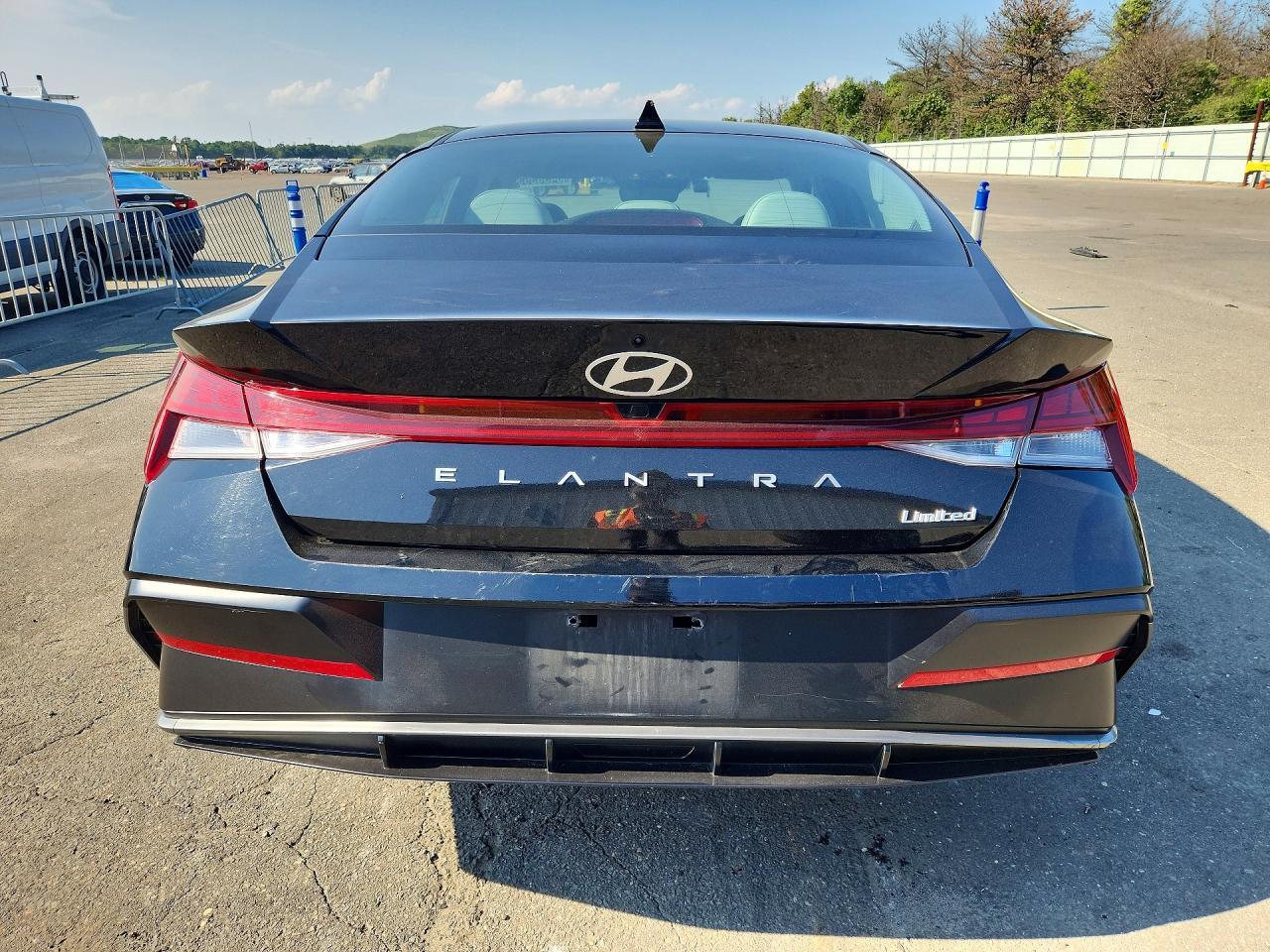 2025 HYUNDAI ELANTRA LIMITED — Фото 6 из 12
