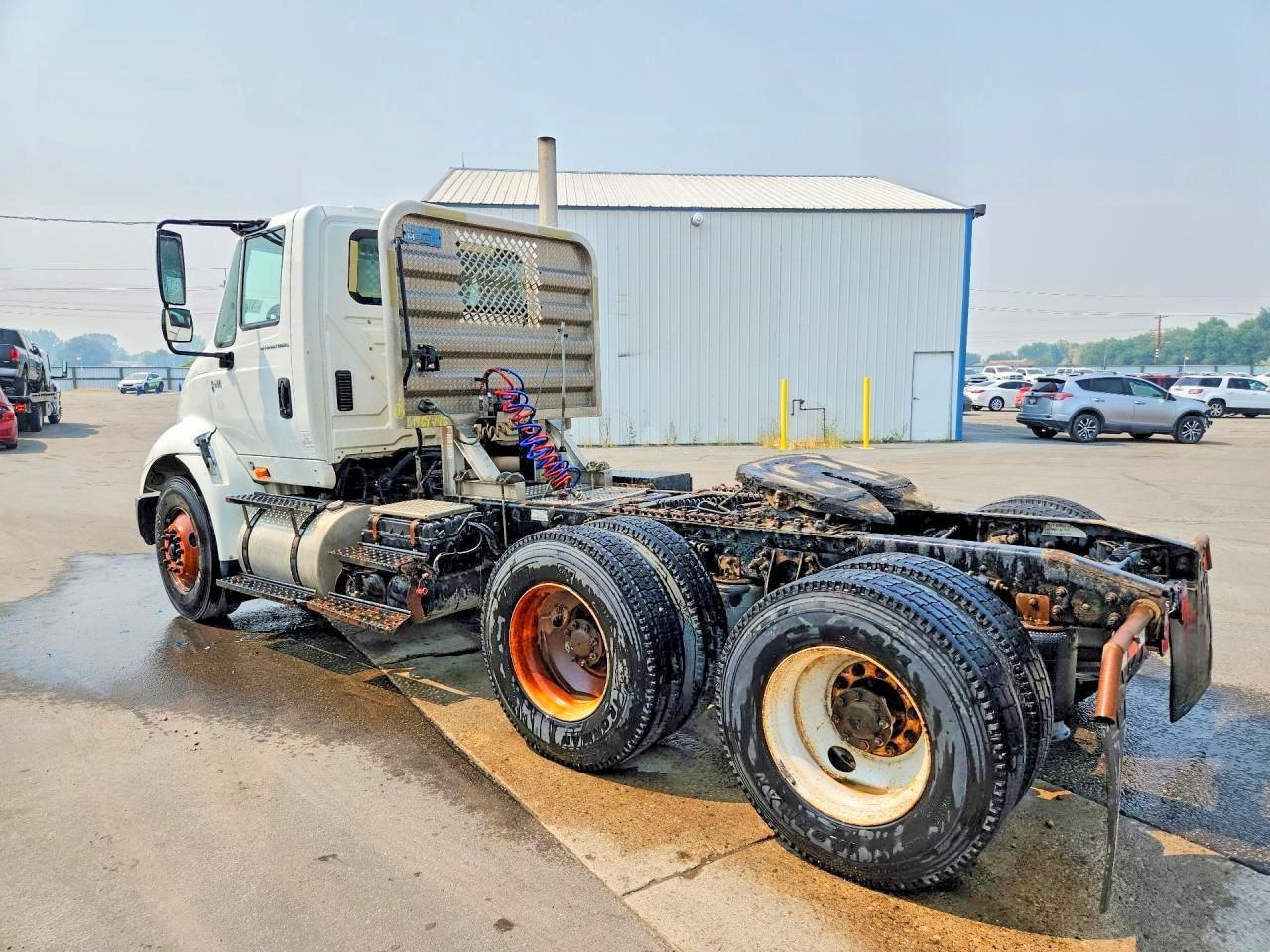 2007 INTERNATIONAL 8600 SEMI TRUCK — Фото 2 из 13