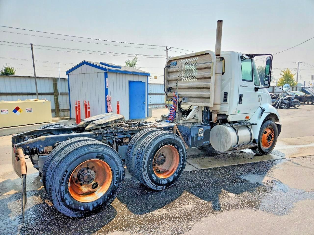 2007 INTERNATIONAL 8600 SEMI TRUCK — Фото 3 из 13
