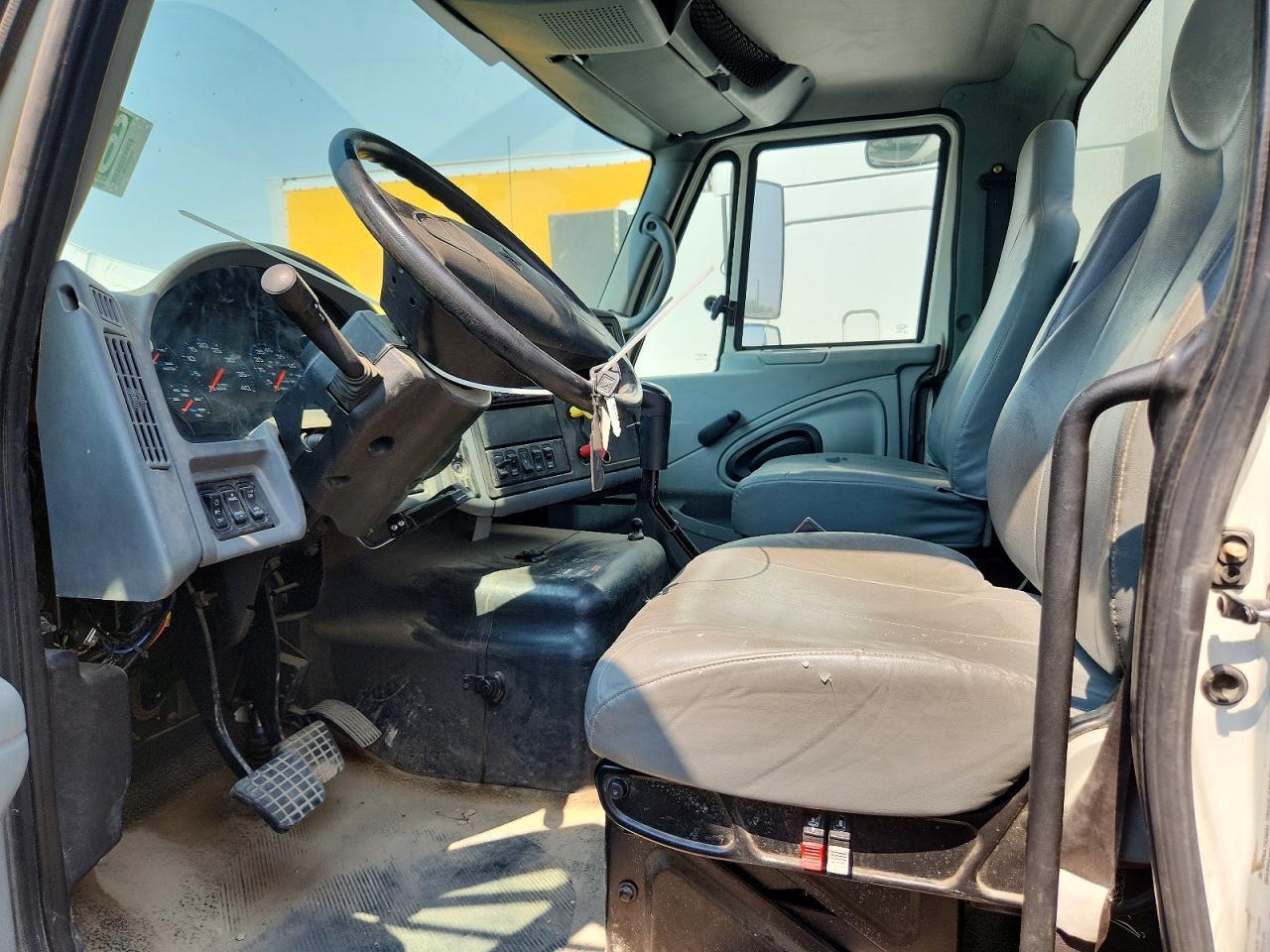2007 INTERNATIONAL 8600 SEMI TRUCK — Фото 7 из 13