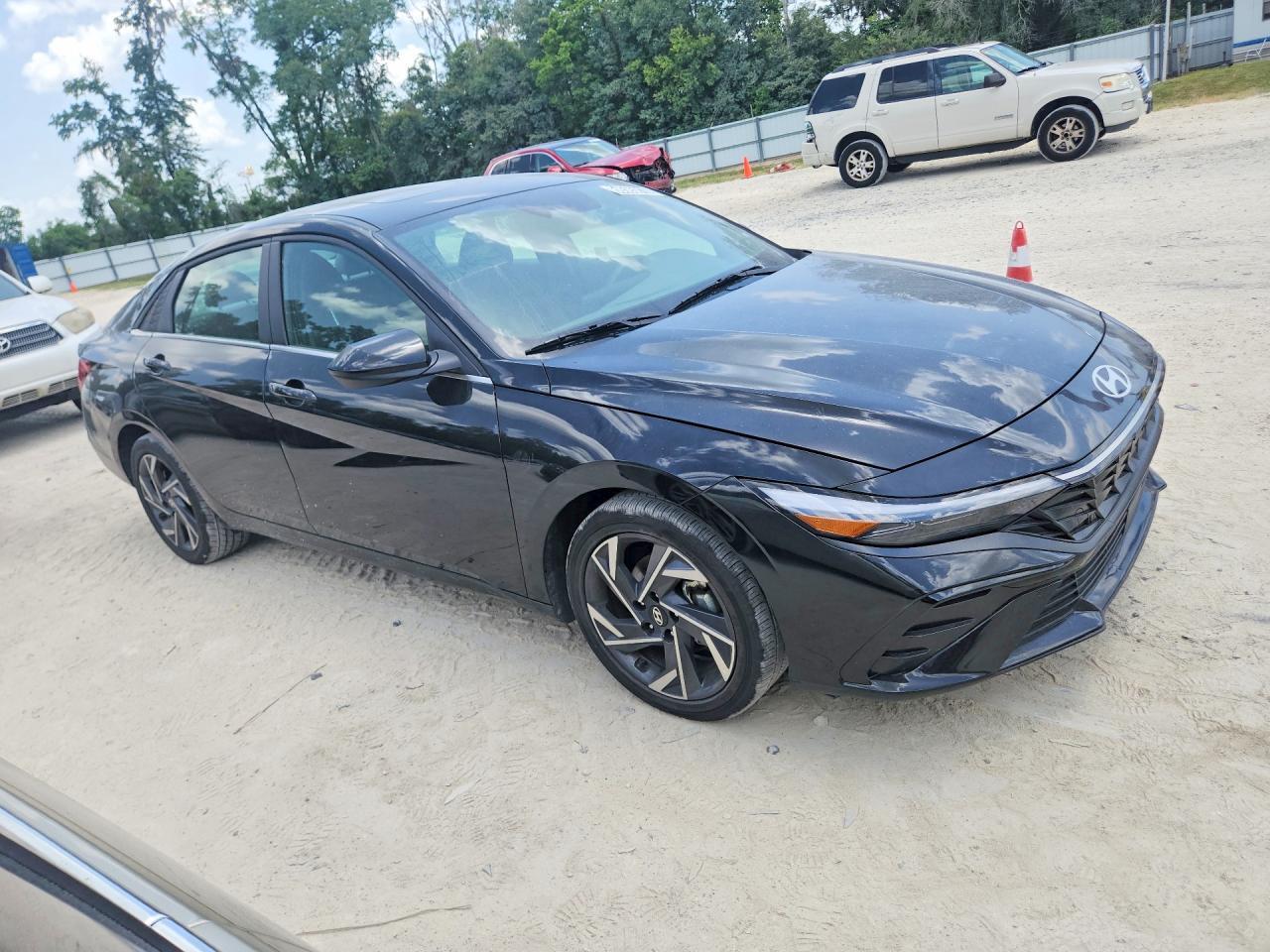 2025 HYUNDAI ELANTRA SEL — Фото 4 из 12