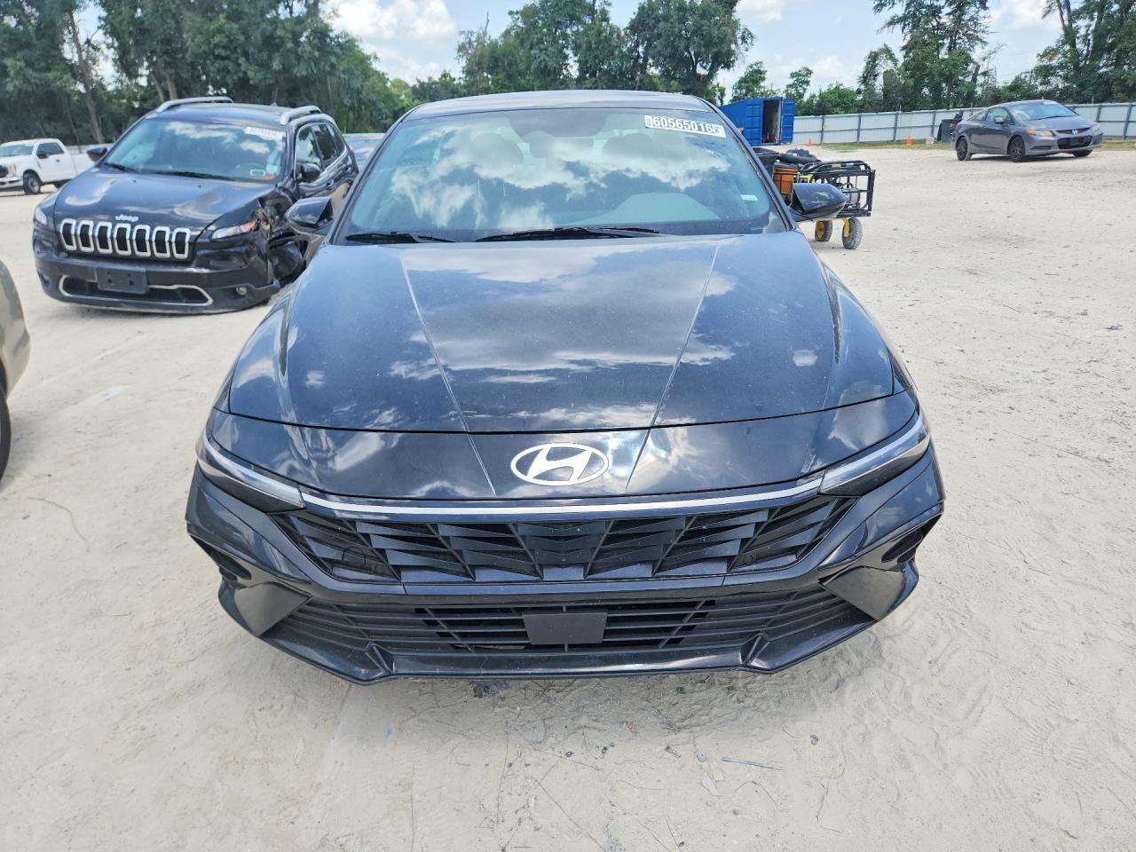 2025 HYUNDAI ELANTRA SEL — Фото 5 из 12