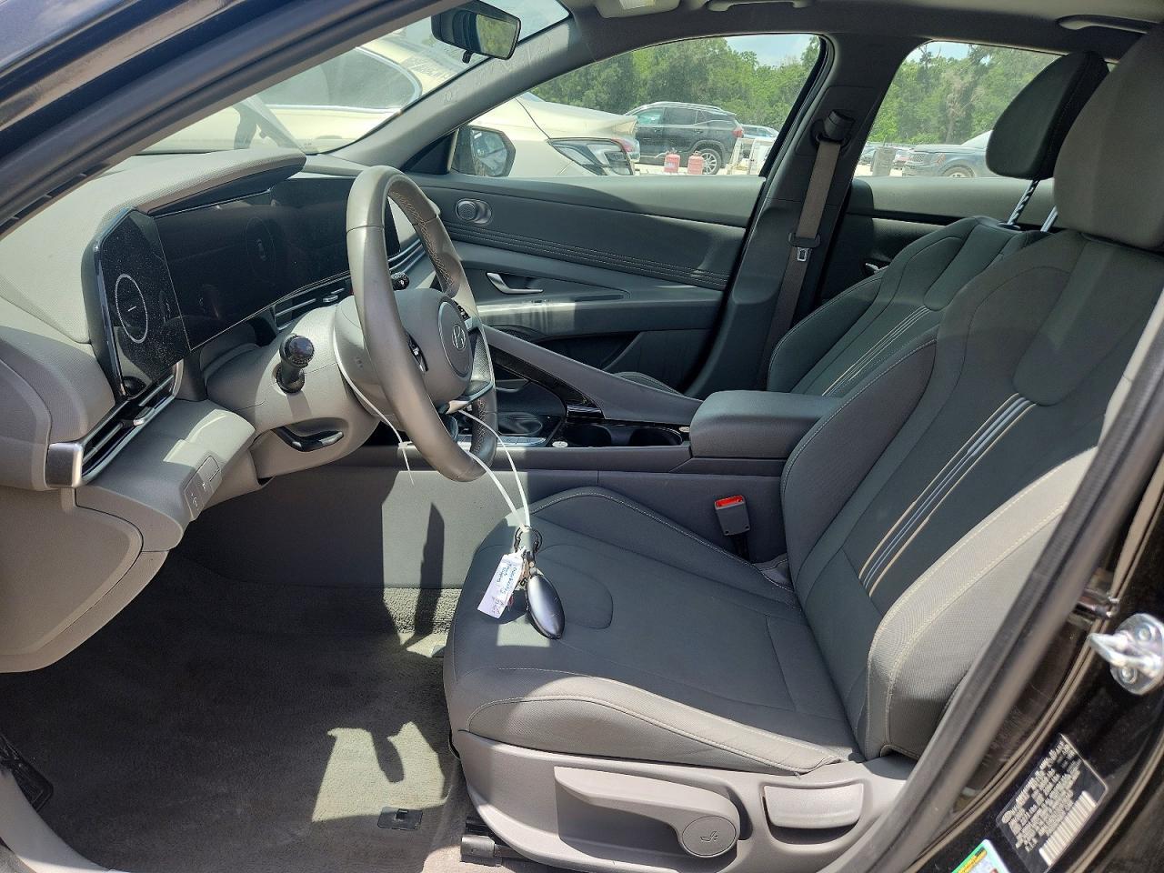 2025 HYUNDAI ELANTRA SEL — Фото 7 из 12