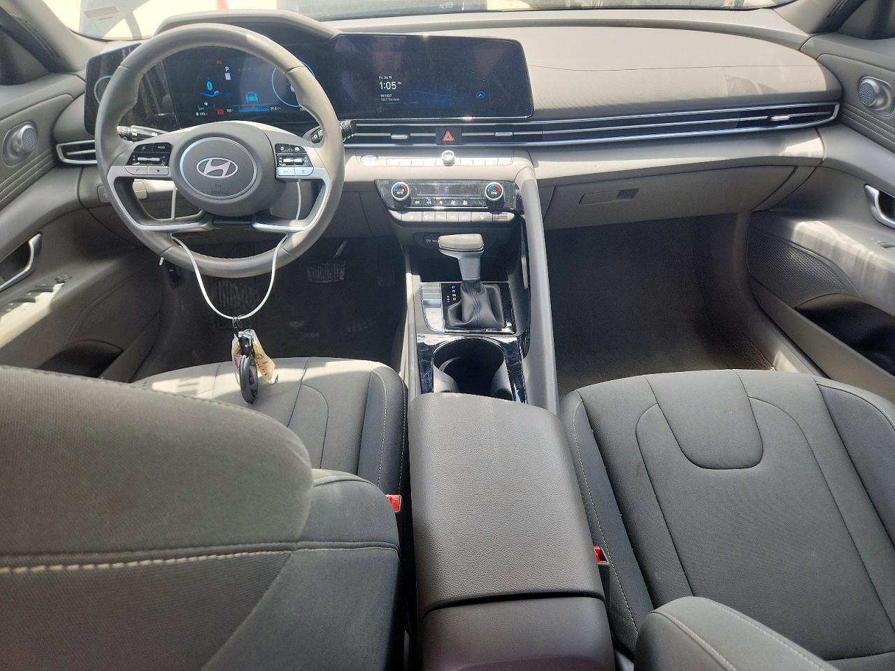 2025 HYUNDAI ELANTRA SEL — Фото 8 из 12