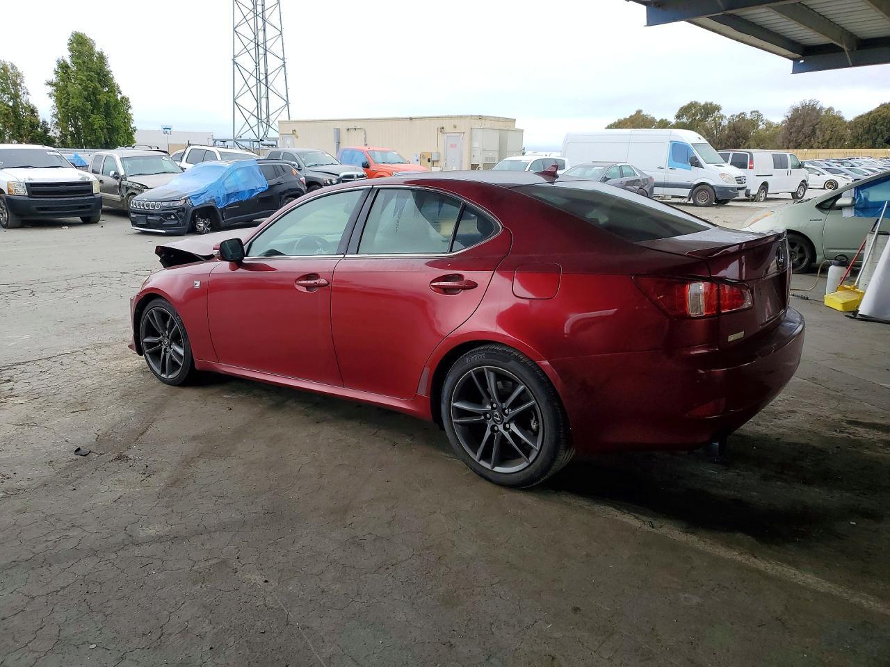 2013 LEXUS IS 250 — Фото 2 из 12