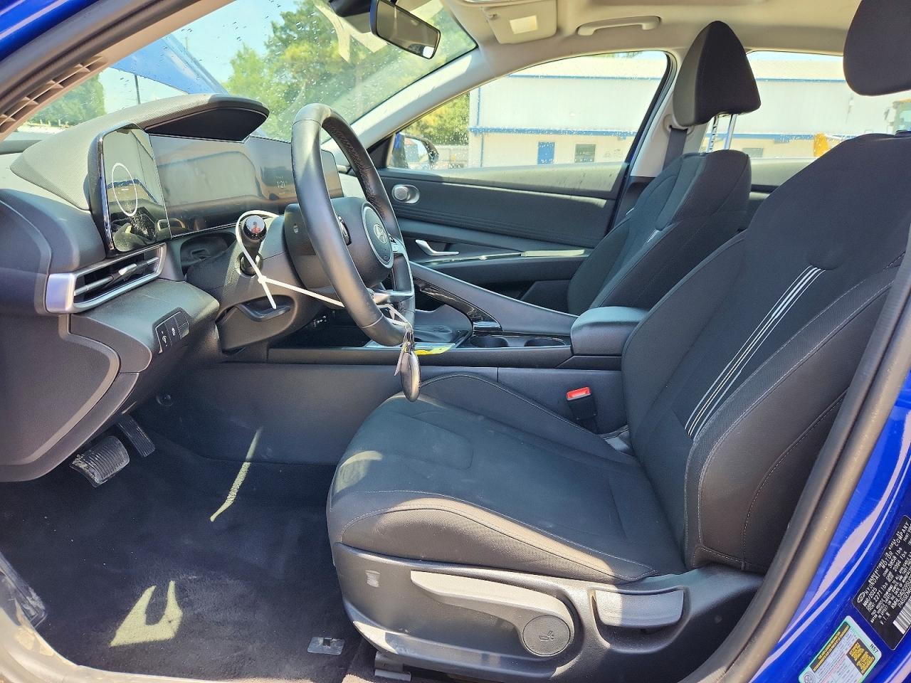 2025 HYUNDAI ELANTRA SEL — Фото 7 из 12