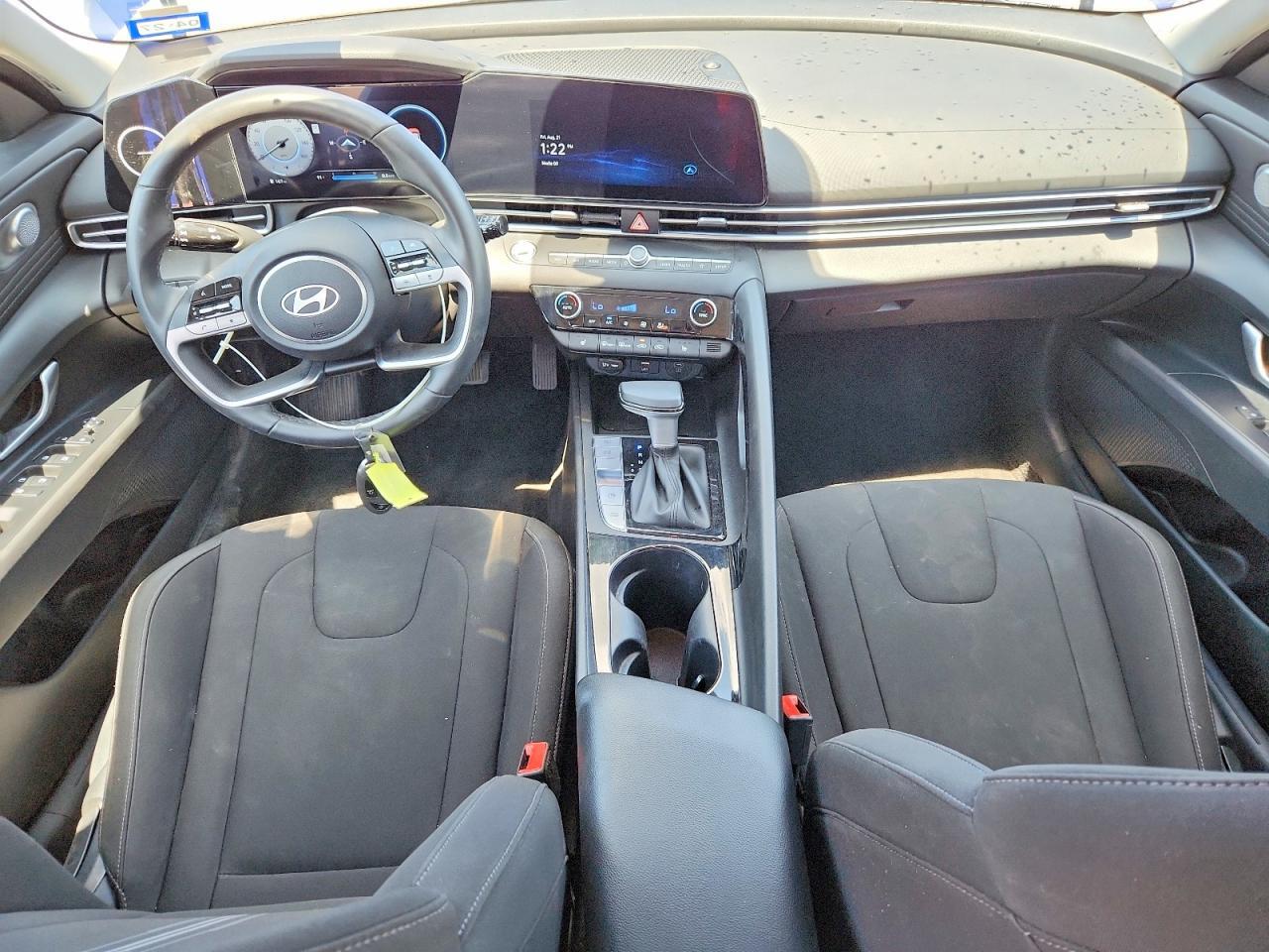 2025 HYUNDAI ELANTRA SEL — Фото 8 из 12