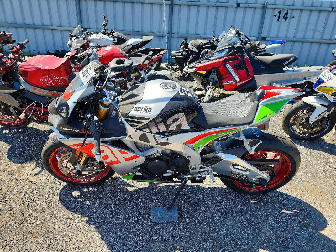 2017 APRILIA RSV4 RR — Фото 3 из 9