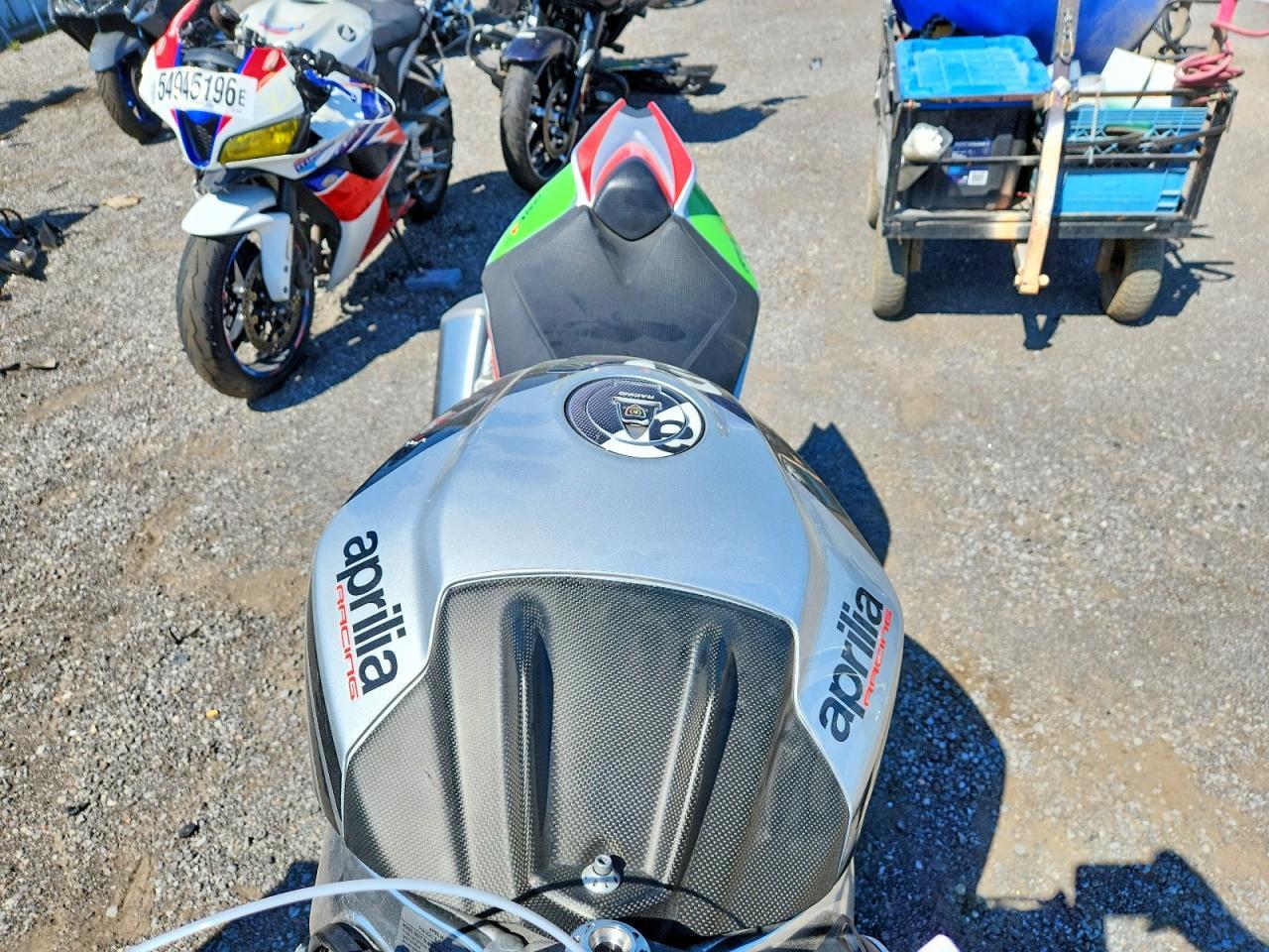 2017 APRILIA RSV4 RR — Фото 5 из 9