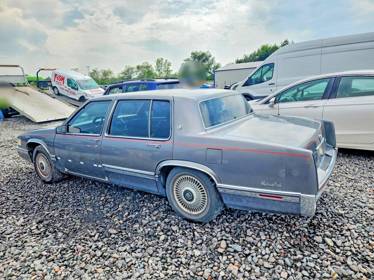 1992 CADILLAC DEVILLE — Фото 2 из 12