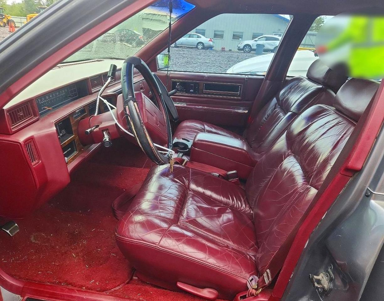 1992 CADILLAC DEVILLE — Фото 7 из 12
