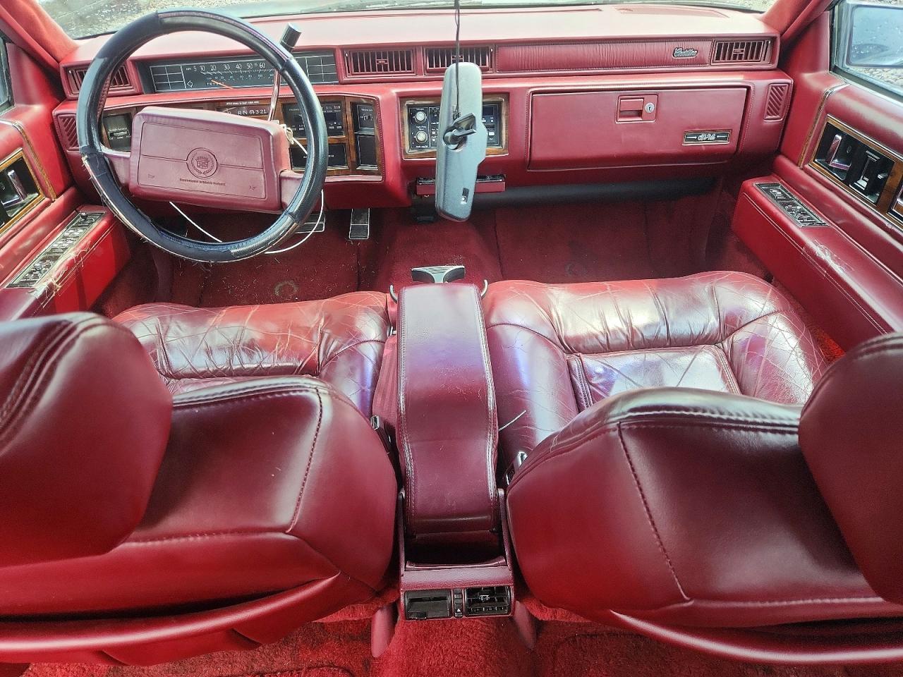 1992 CADILLAC DEVILLE — Фото 8 из 12