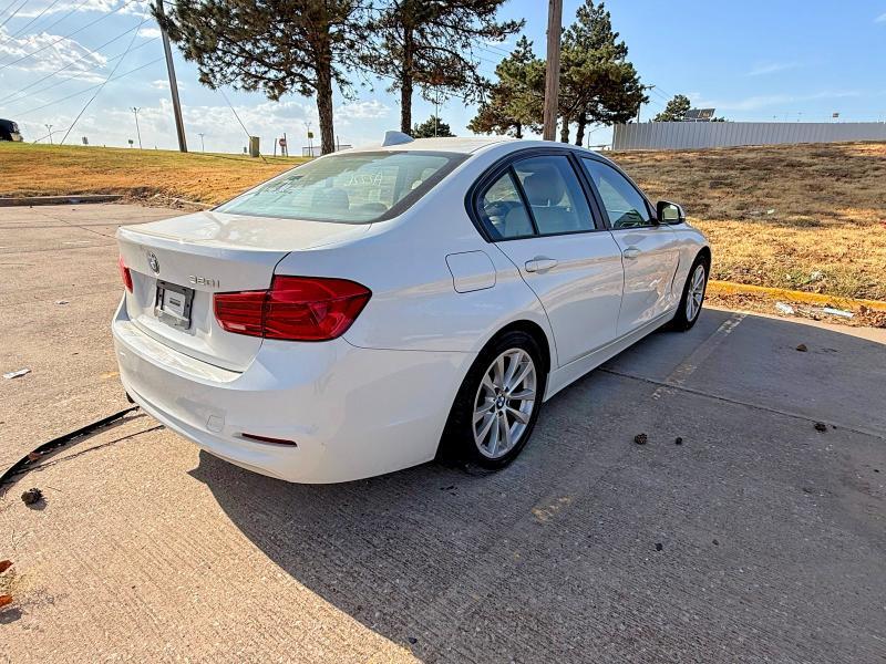 2017 BMW 320 I — Фото 4 из 10