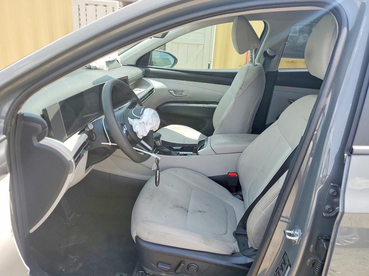 2025 HYUNDAI TUCSON SEL — Фото 7 из 13