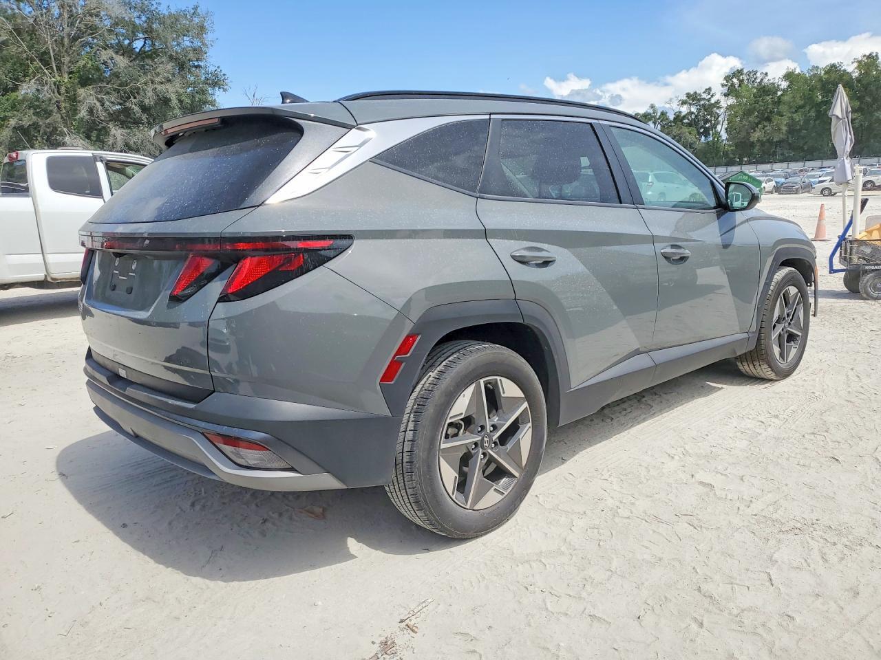 2025 HYUNDAI TUCSON SEL — Фото 3 из 14