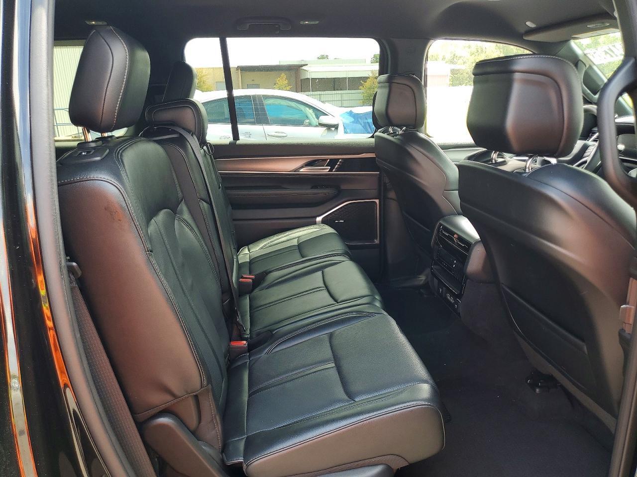 2025 JEEP WAGONEER L SERIES II — Фото 11 из 13